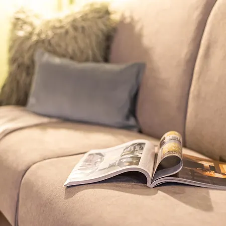 Giada - Charming At The Imperial Forums *